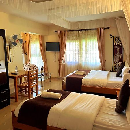 Sunset Hotel Εντέμπε Εξωτερικό φωτογραφία
