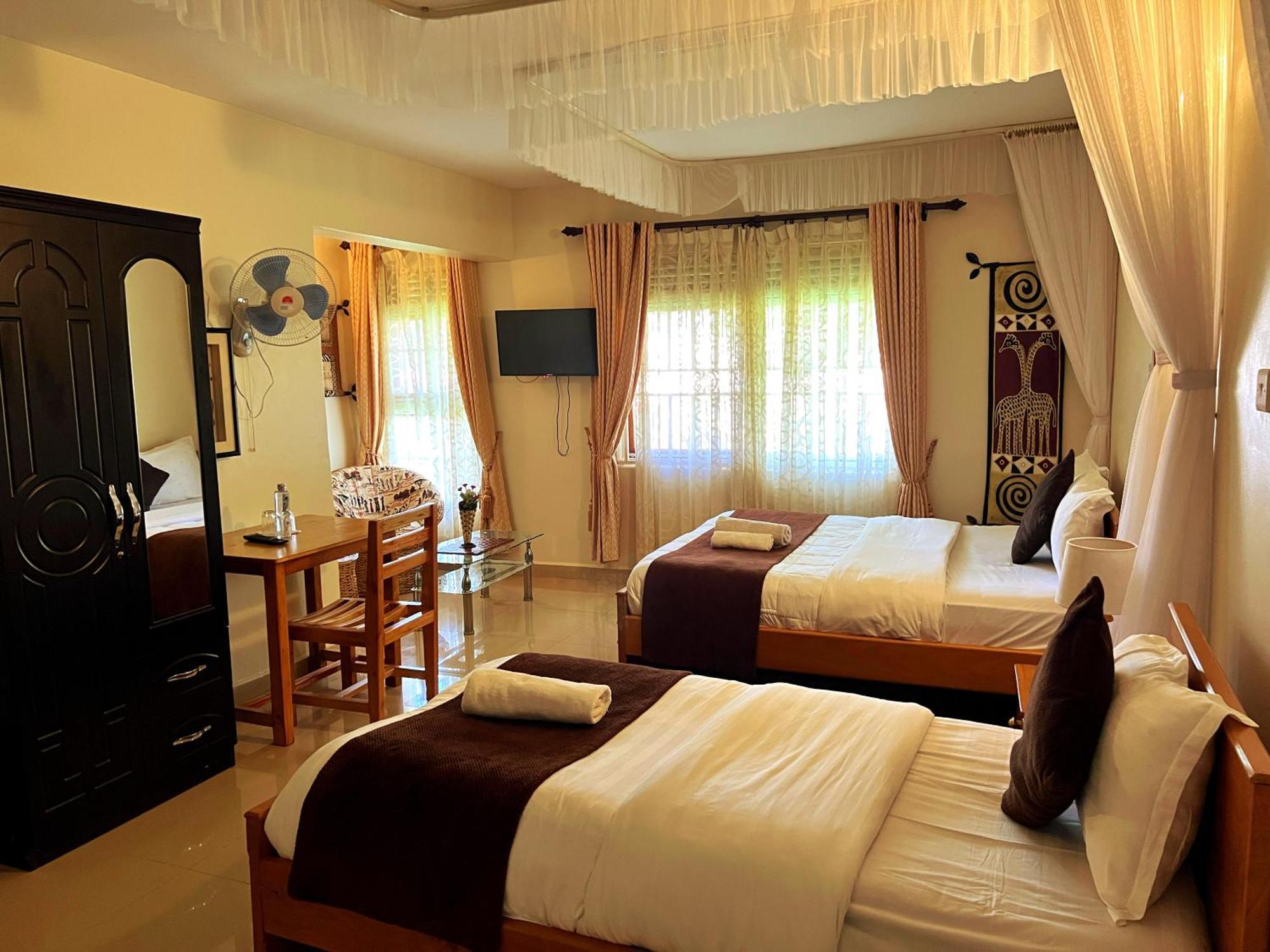 Sunset Hotel Εντέμπε Εξωτερικό φωτογραφία