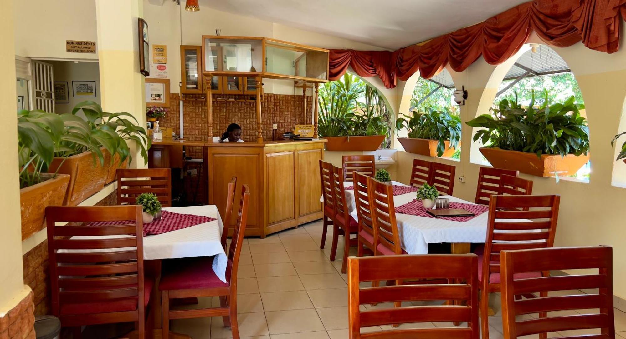 Sunset Hotel Εντέμπε Εξωτερικό φωτογραφία