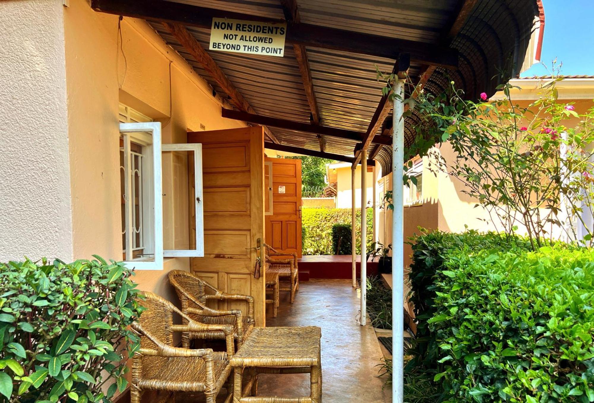 Sunset Hotel Εντέμπε Εξωτερικό φωτογραφία