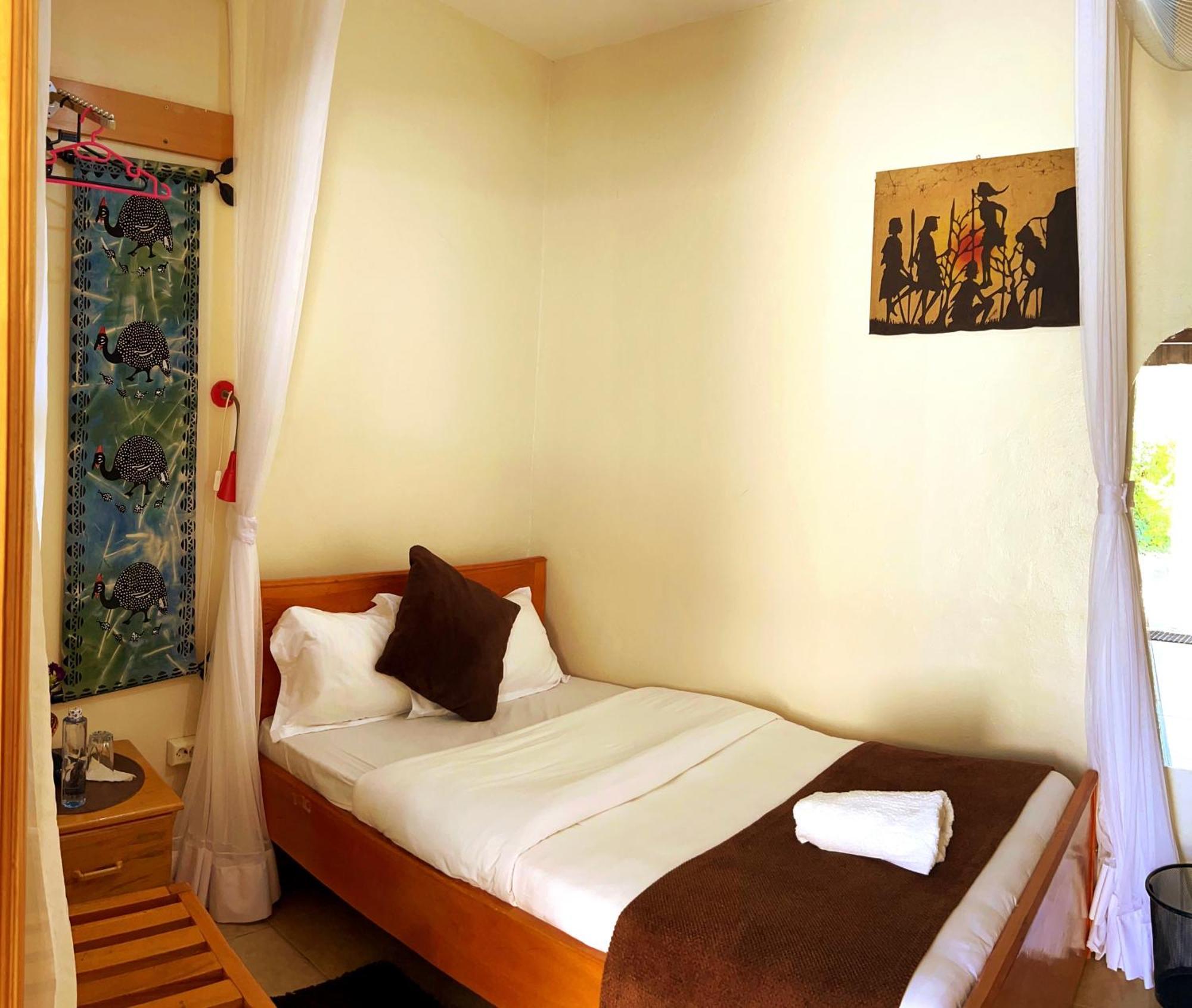 Sunset Hotel Εντέμπε Εξωτερικό φωτογραφία