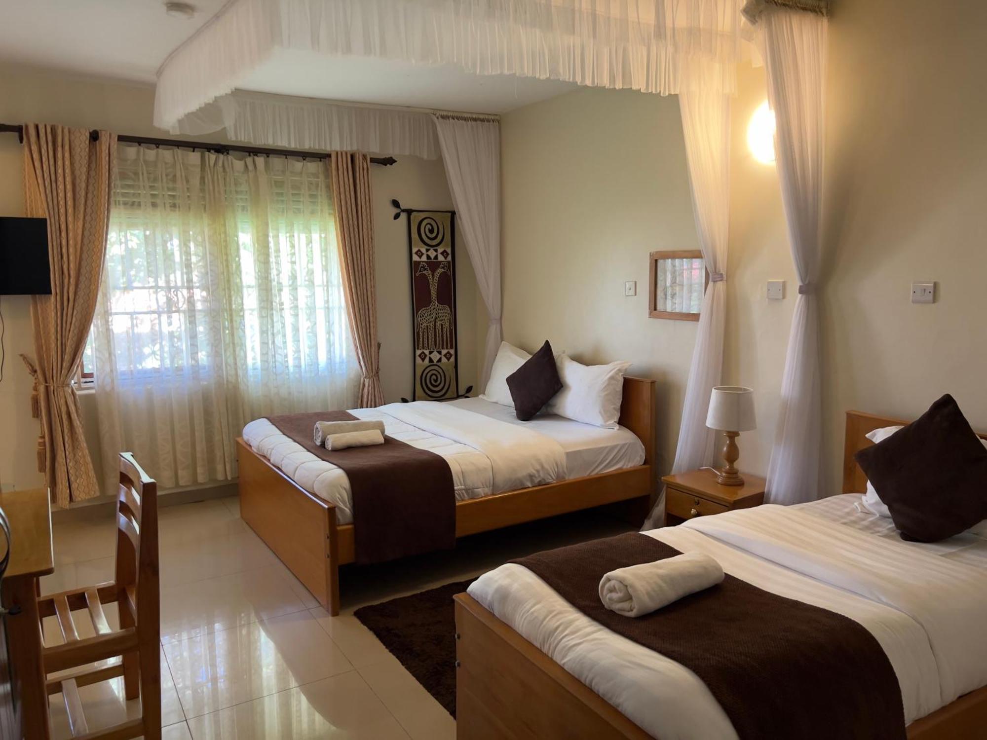 Sunset Hotel Εντέμπε Εξωτερικό φωτογραφία